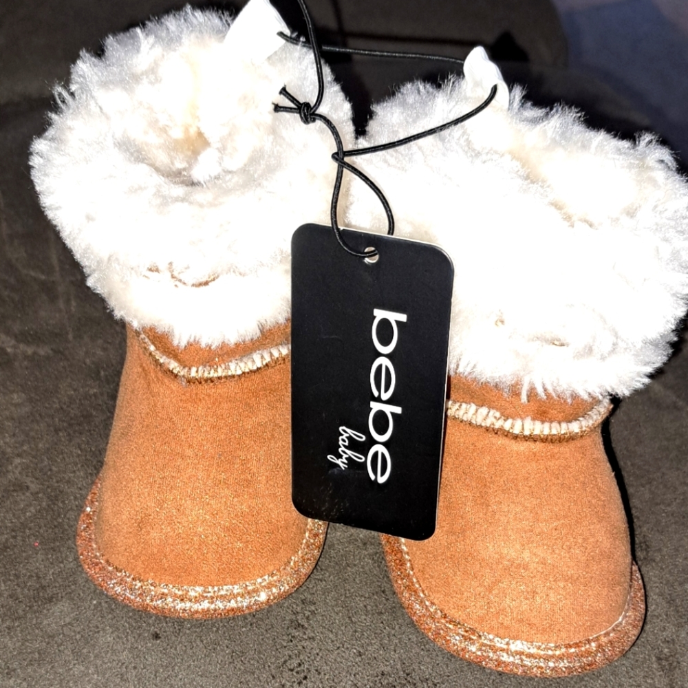 Bebe booties